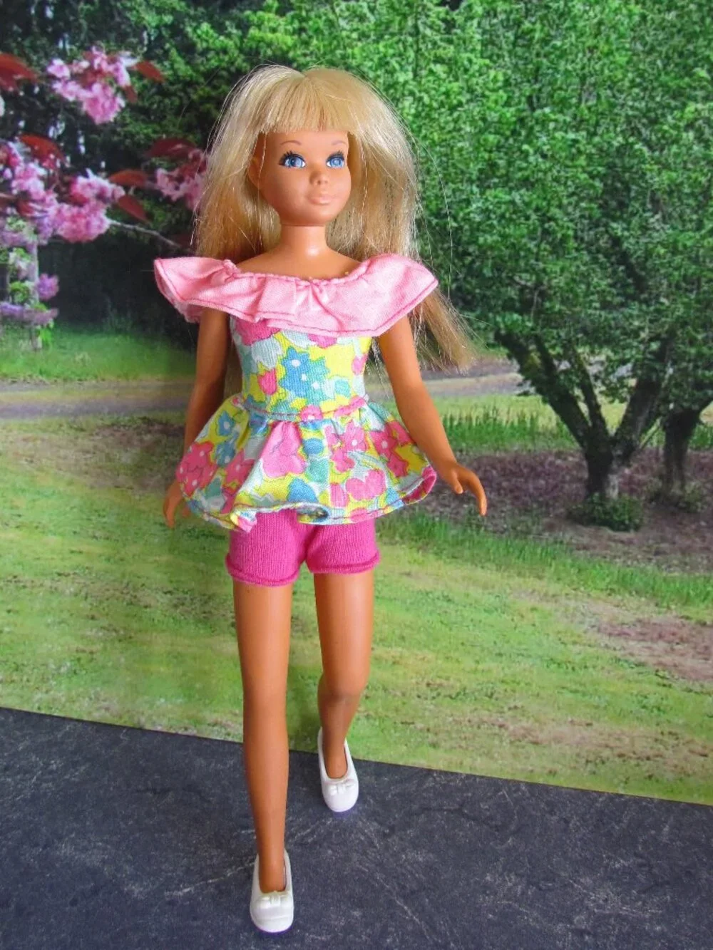SKIPPER SUNSET MALIBU 1970 w CLOTHES, SHOES, COWGIRL OUTFIT, PINK LACY GOWN